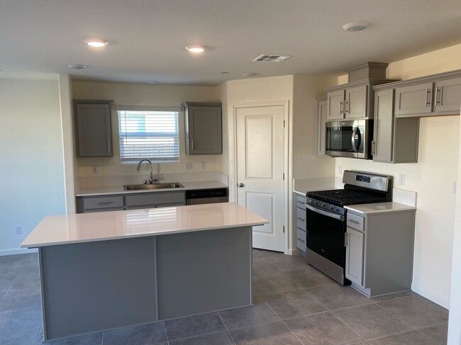 Foto del edificio - 1032 E Loyola Ave