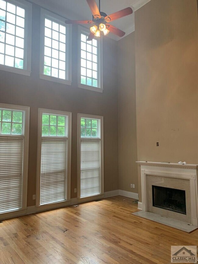 Building Photo - 140 Magnolia Blossom Way