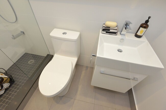 Building Photo - 798 Richmond Street West