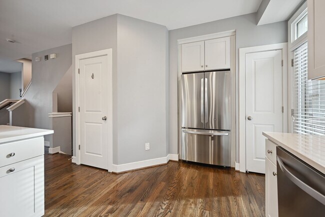Building Photo - Professionally Managed// 3 bedroom 2.5 bat...