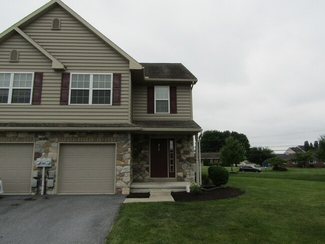 Building Photo - 318 Mount Olive Ln