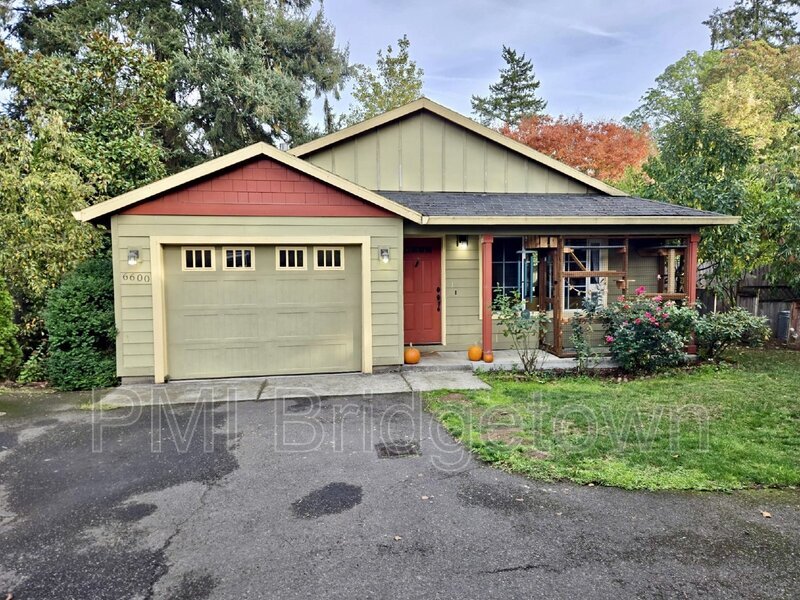 Foto principal - 6600 SE 48th Av