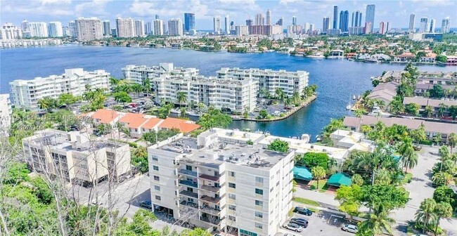 Foto del edificio - 16508 NE 26th Ave