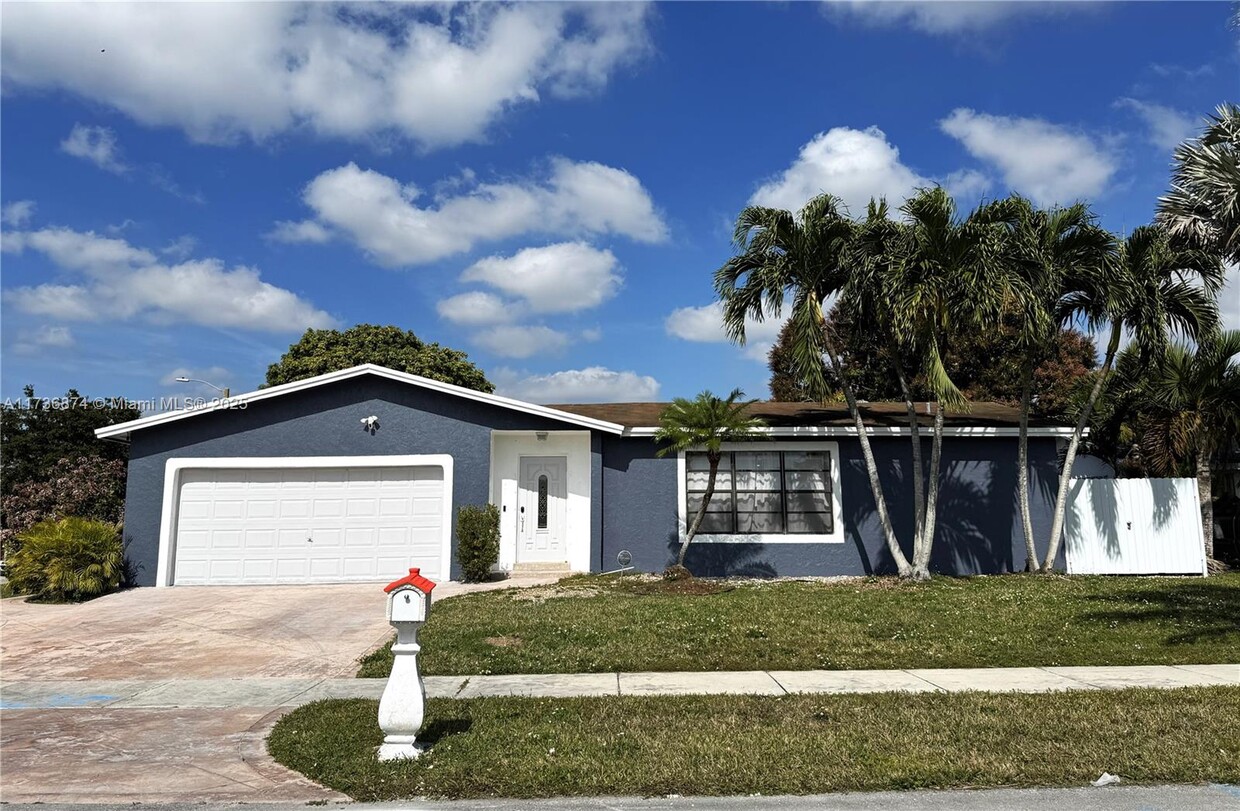 Foto principal - 10761 SW 172nd St