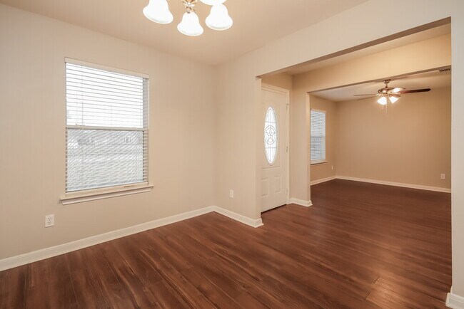 Foto del edificio - 5016 Asia Ln
