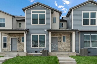 Building Photo - 3553 Hardman Way