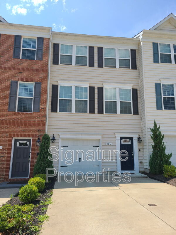 Foto principal - 316 Tree Line Dr