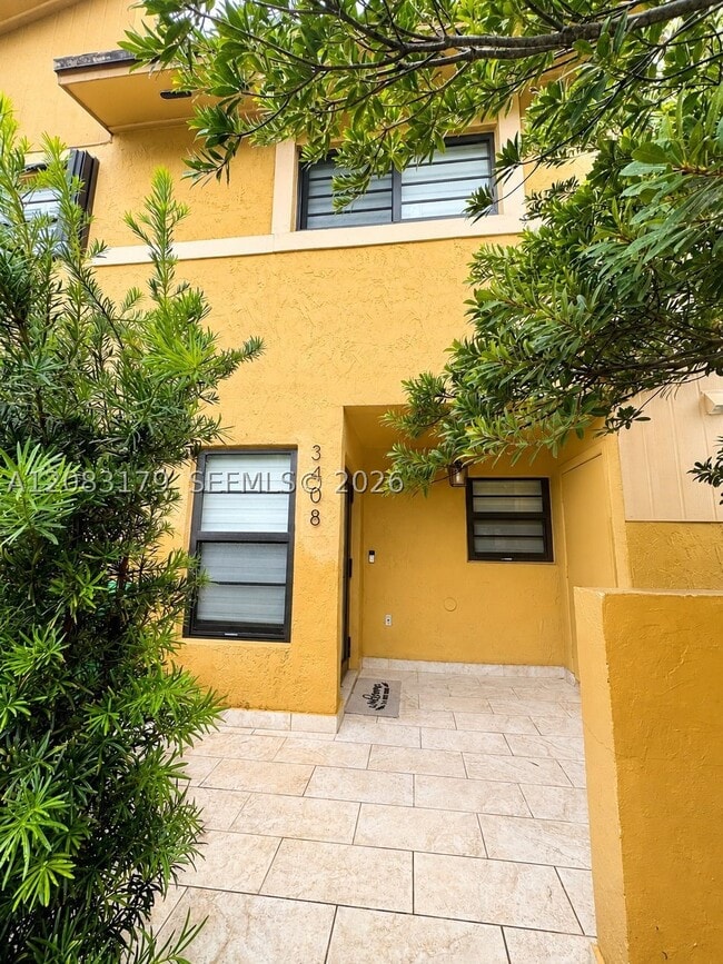 Building Photo - 3408 SW 112th Ave