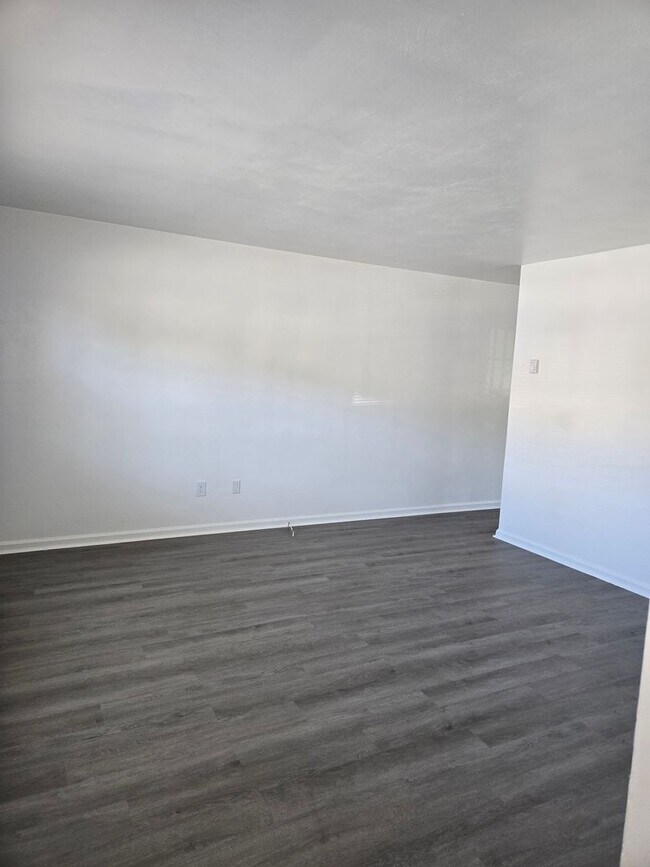 Foto del edificio - 7932 Turner Rd