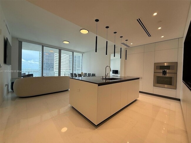 Foto del edificio - 300 Biscayne Blvd Way