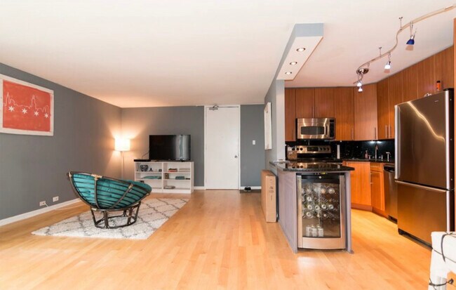 Foto del edificio - 1339 N Dearborn St
