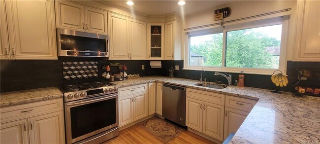 Building Photo - 79 Timberline Dr