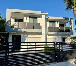 Building Photo - 440 SW 15th Rd