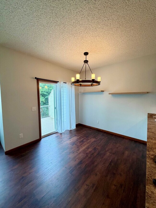 Building Photo - Savage TownHome for Rent