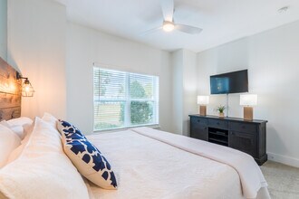 Building Photo - One Club Gulf Shores I