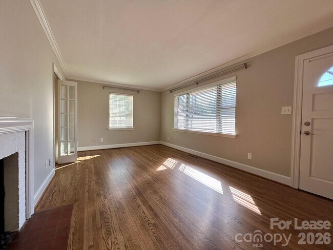 Foto del edificio - 4805 Gilmore Dr