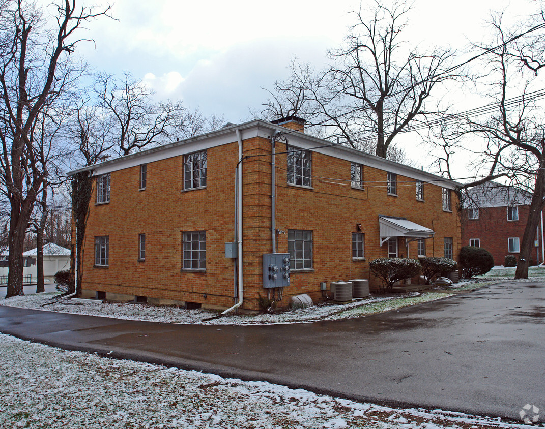 Building Photo - 1107 Far Hills Ave