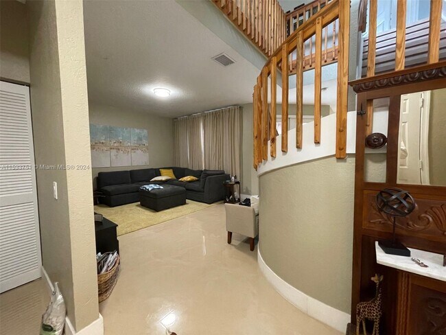 Foto del edificio - 770 Stanton Dr
