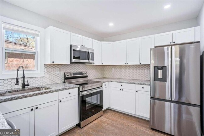 Building Photo - 385 Carey Dr SE