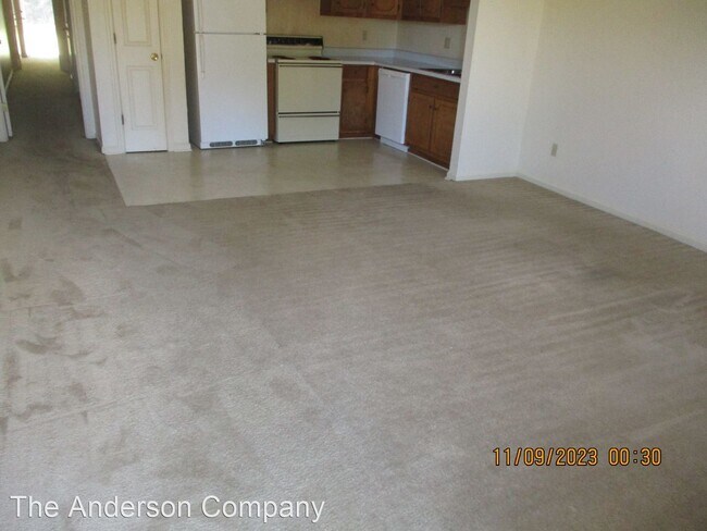 Building Photo - 2 br, 1 bath House - 2704-D Doncaster Dr