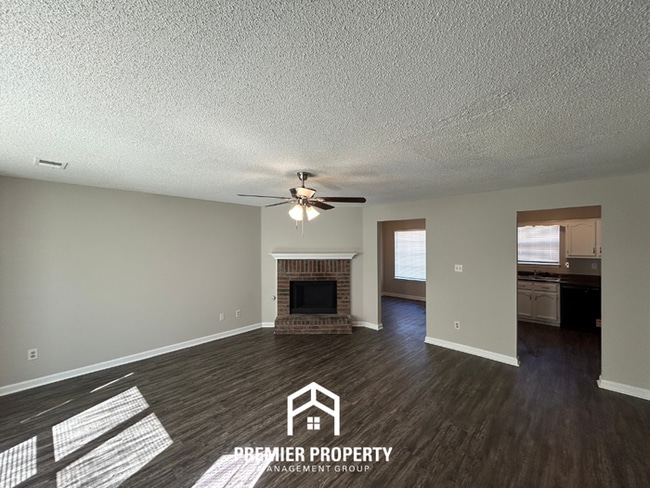 Building Photo - 7610 Bridlewreath Rd.