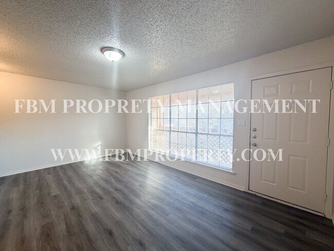 Building Photo - Terrace Apartments, Unit E22 - Cozy 2 Bedroom, 1 Bathroom Apartment Home in Ennis, TX!