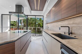 Building Photo - 3610 Yacht Club Dr