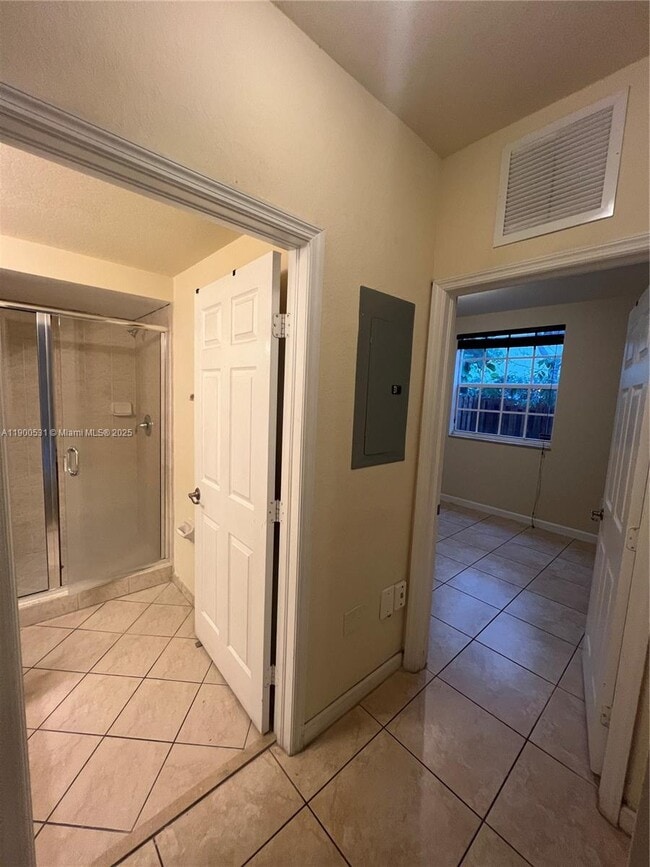 Foto del edificio - 9217 SW 227th St