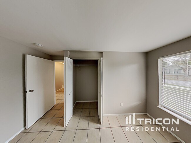 Building Photo - 1243 Piney Branch Cir