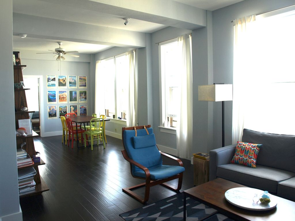 Primary Photo - 106 W Gwinnett St