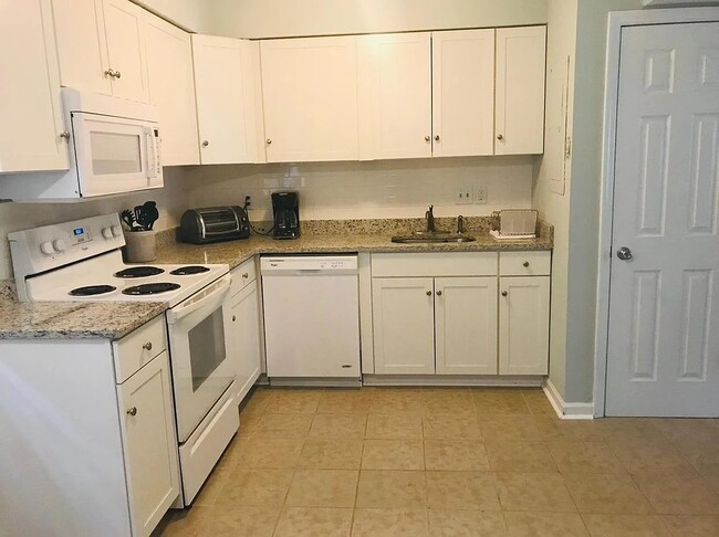 Building Photo - 507 Arlington Dr