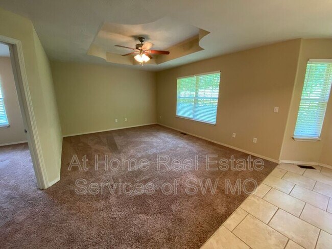 Building Photo - 3154 W Golden Valley