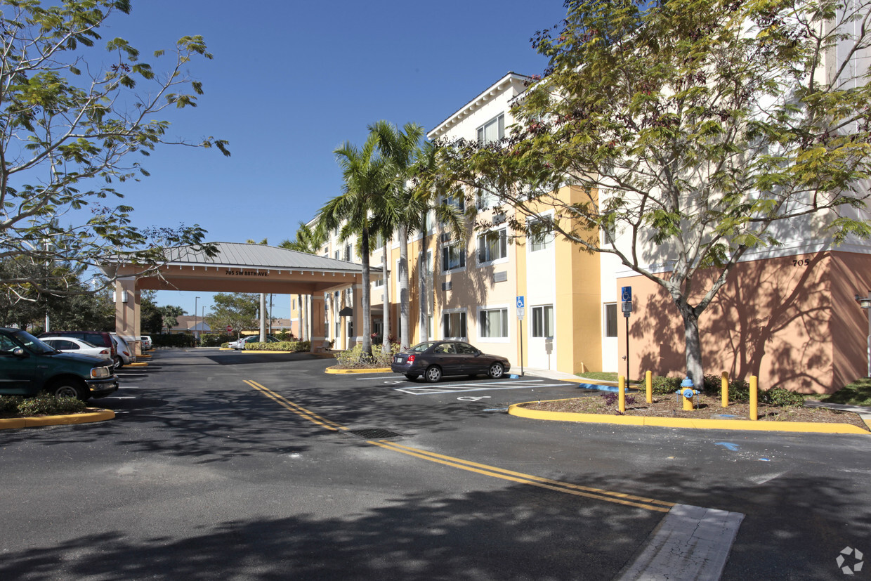 Douglas Gardens NorthMiami Jewish Health - Apartments in Pembroke Pines ...