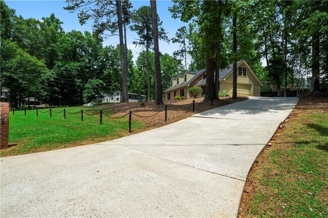 Building Photo - 104 Lake Somerset Crest NW