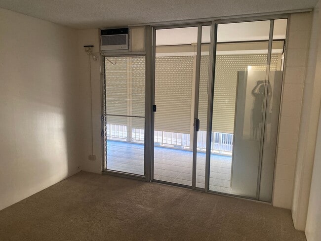 Building Photo - 909 Ala Lilikoi St