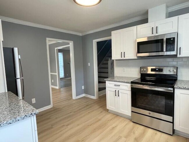 Foto del edificio - 4512 Jacqueline Lane - Bev Roberts Rentals...