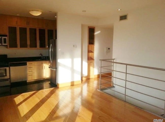 Building Photo - 44 Market St