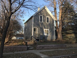 Building Photo - 909 Margaret St