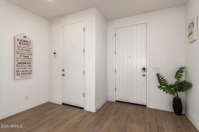 Foto del edificio - 5747 S Labelle