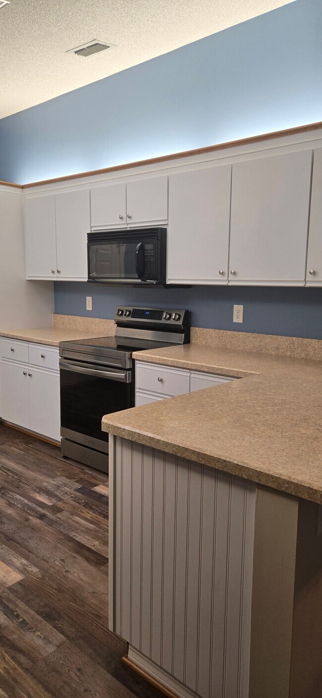 Building Photo - 9499 SE 174th Loop