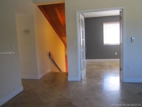 Building Photo - 760 NW 106th Ave
