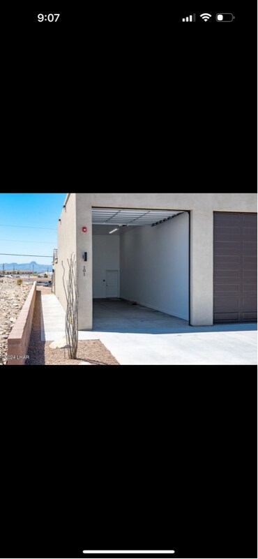 Building Photo - 2820 Palisades Dr