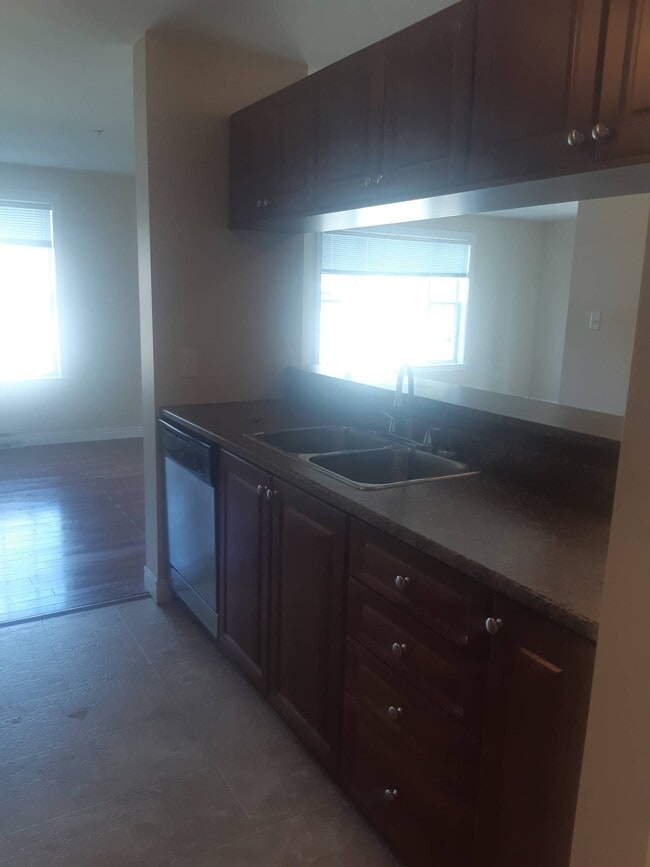 Building Photo - 60 Fieldstone Ct