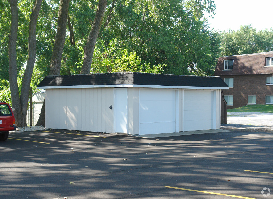 Building Photo - 9744 5th St