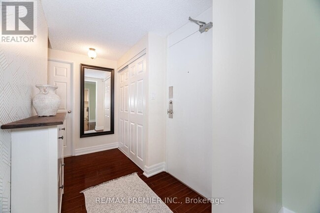 Building Photo - 270 Scarlett Rd