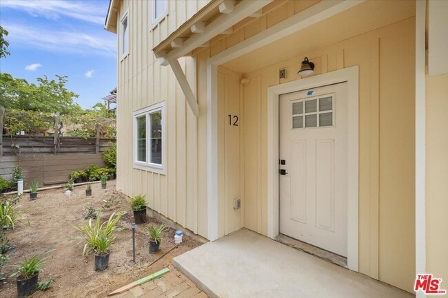 Building Photo - 1317 Punta Gorda St