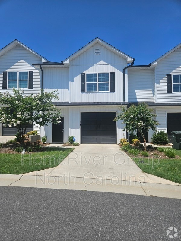 Building Photo - 607 Pompano Dr