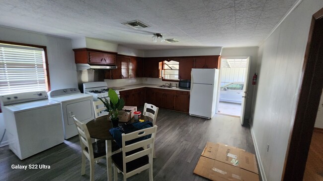 Kitchen/dining room - 2954 Rene St