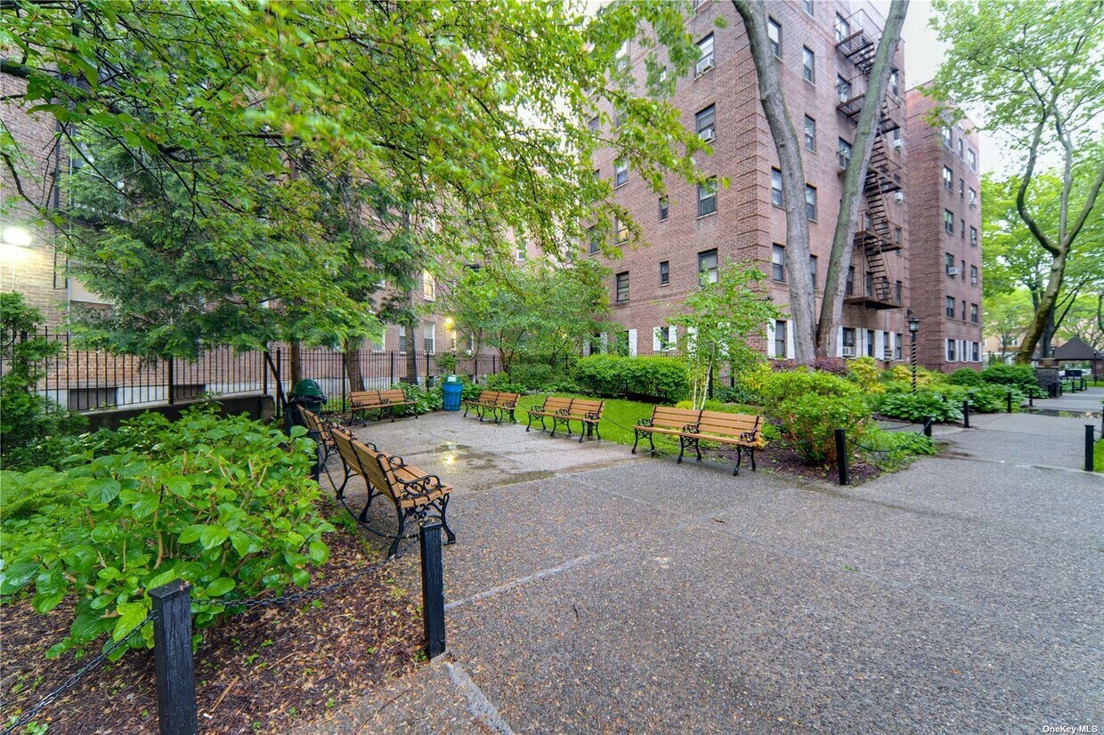 8375 118th St Unit 4F, Queens, NY 11415 Condo for Rent in Queens, NY