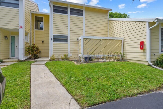 Foto del edificio - 402 Lakewood Ct